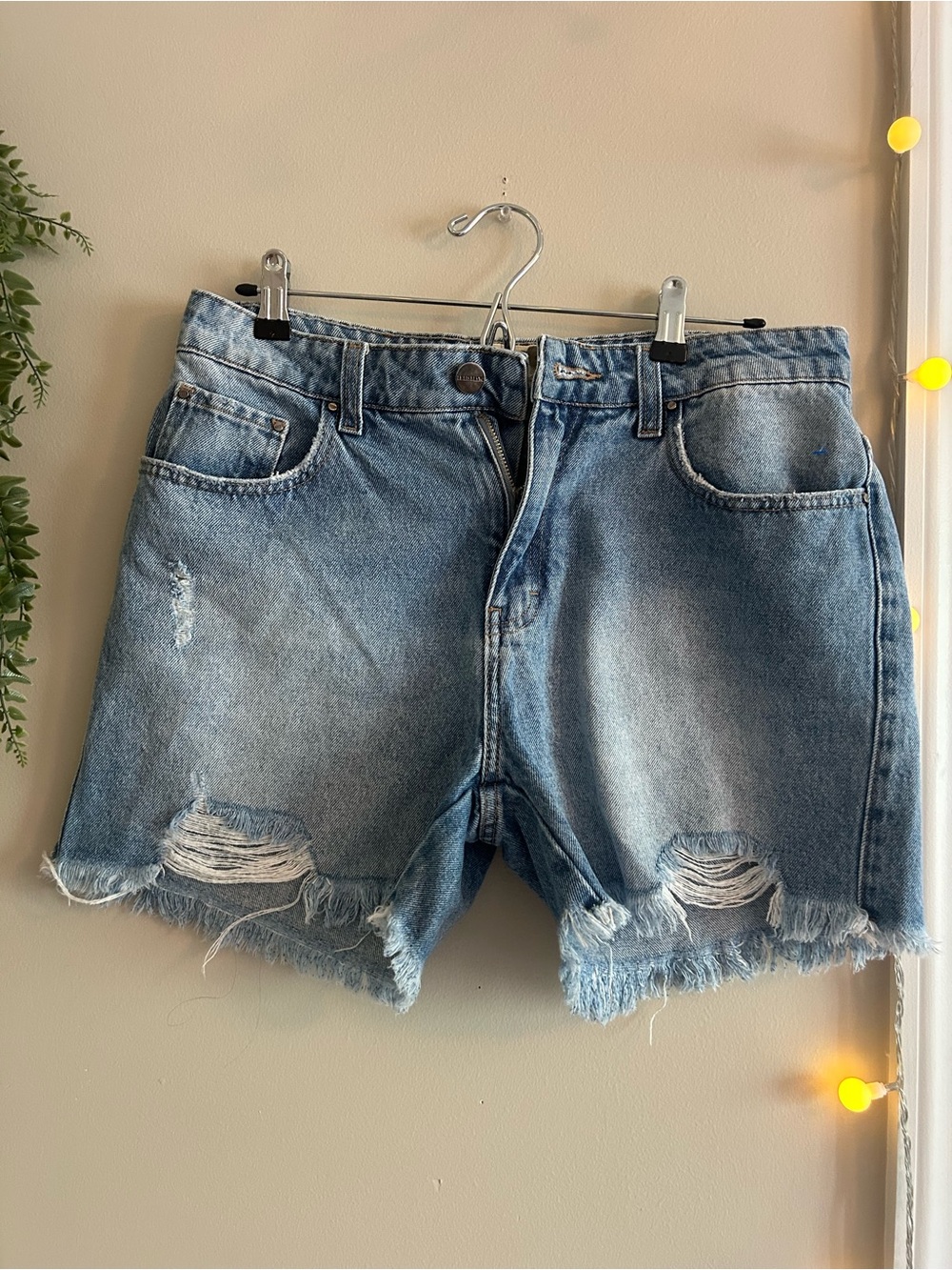 Le Lis Blanc Distressed Denim Women's Shorts